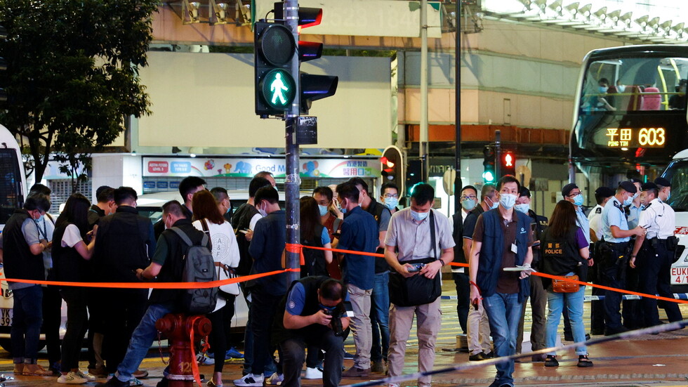 طعن شرطي في هونغ كونغ (فيديو)