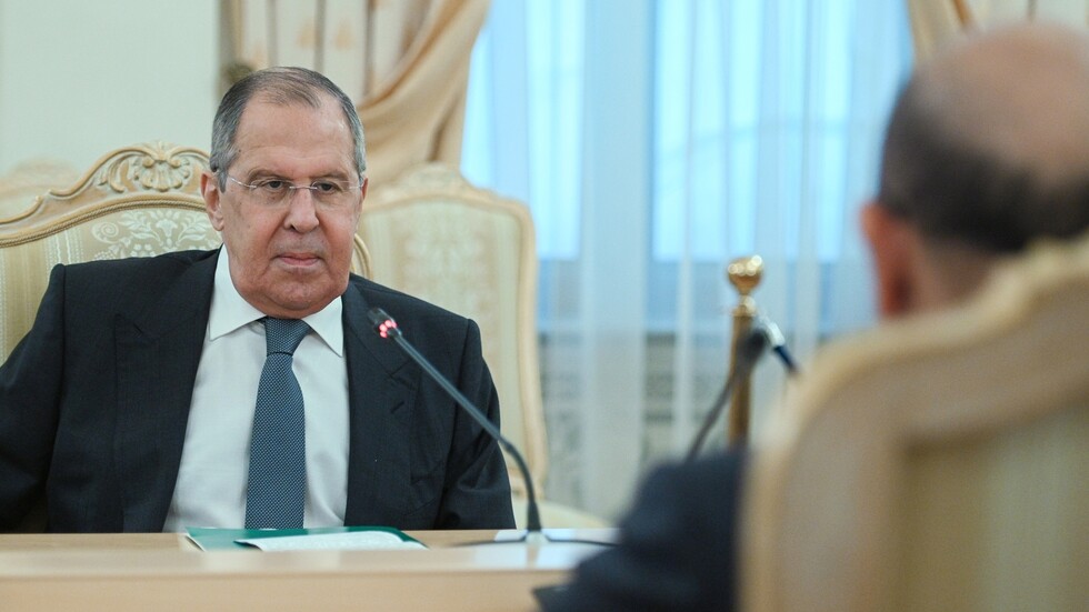 لافروف: روسيا تحدث مفهومها للأمن في الخليج ويمكن استخدامه كمنصة لبحث صواريخ إيران