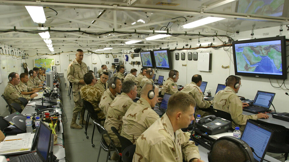 تقرير: الجيش الأمريكي ينقل جنوده ومعداته من قطر إلى الأردن