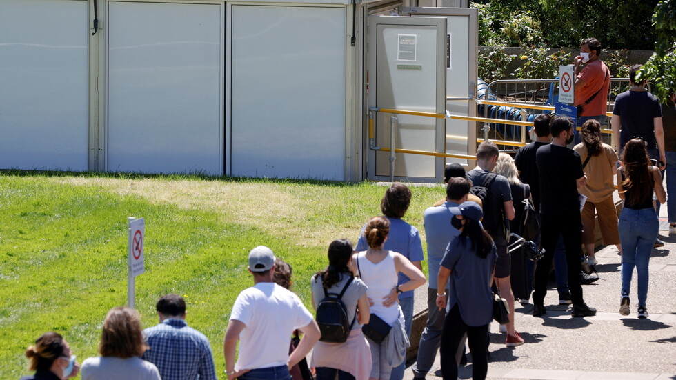 أطباء بريطانيا يطالبون باستمرار بعض قيود كورونا بعد 19 يوليو