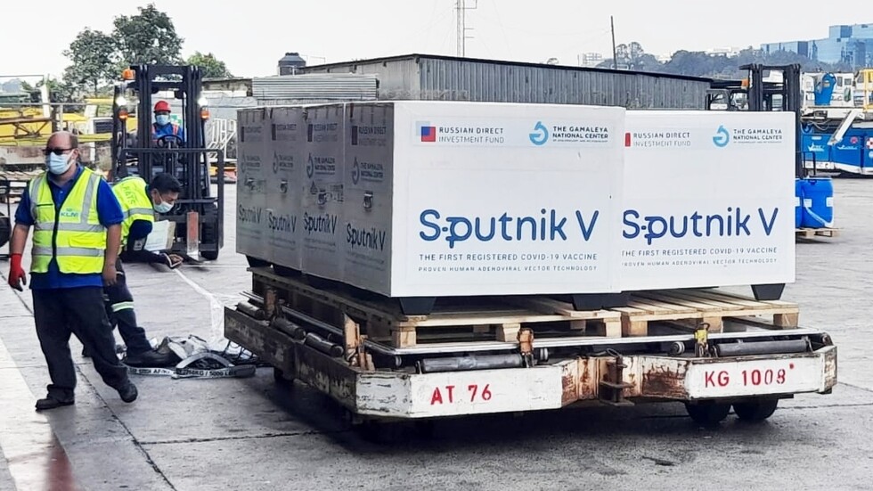 مصدر دبلوماسي يرجح بدء توريد لقاح 