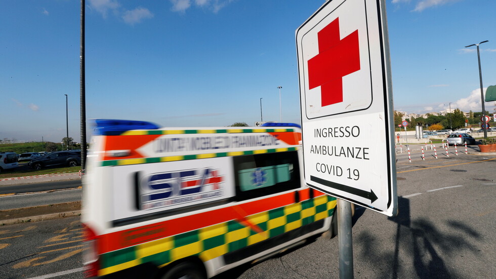 إيطاليا.. 22 وفاة وأكثر من 900 إصابة جديدة بكورونا