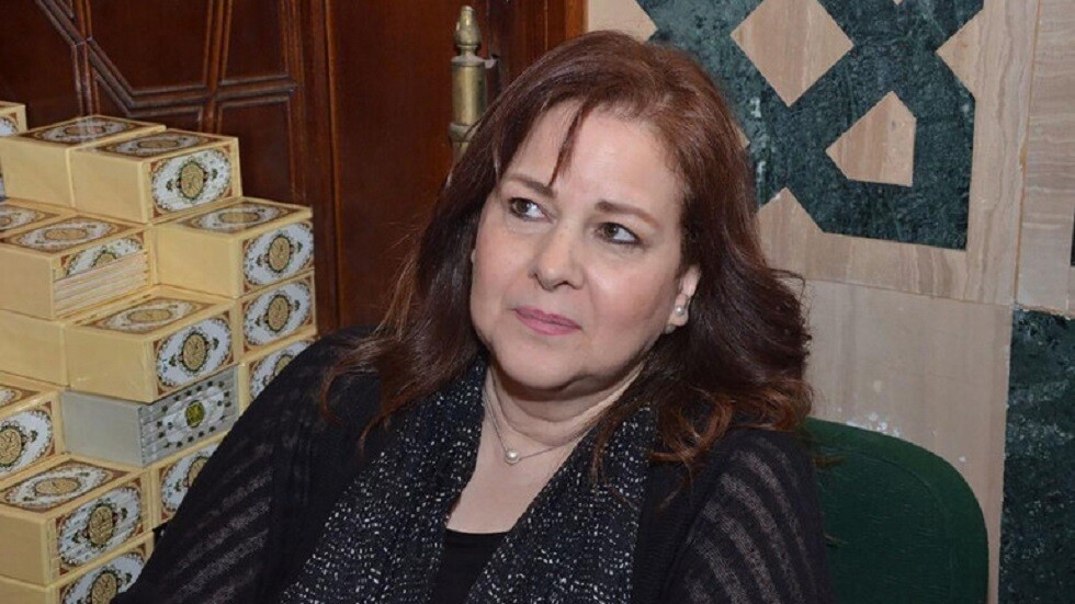 الصحة المصرية تكشف تطورات جديدة حول حالة دلال عبد العزيز