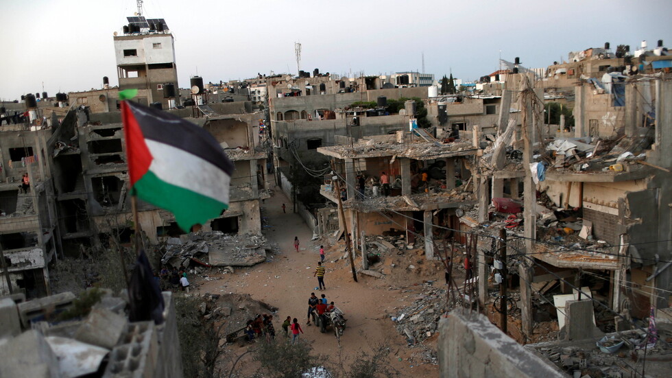 إعلام فلسطيني: الأمم المتحدة وافقت على تولي عملية صرف المنحة القطرية في غزة