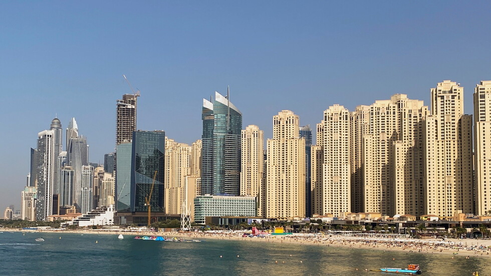 وثيقة: شركة مملوكة لأفراد من الأسرة الحاكمة في أبوظبي تعين بنوكا لإصدار صكوك دولارية