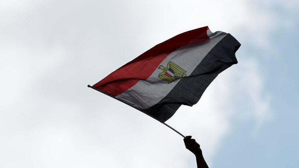 فنانة مصرية مشهورة تتراجع عن قرار اعتزالها التمثيل (فيديو)