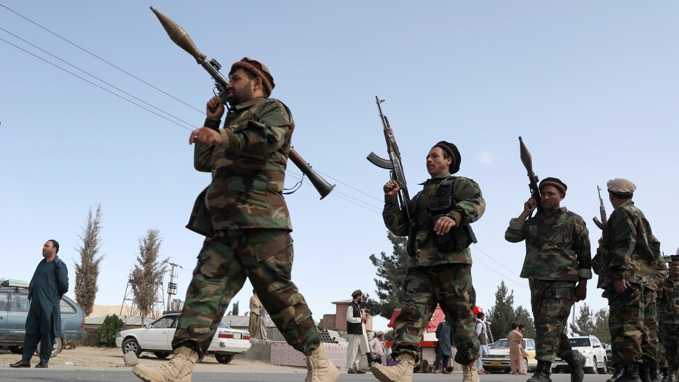 كابل تنفي سعيها للحصول على أسلحة من روسيا