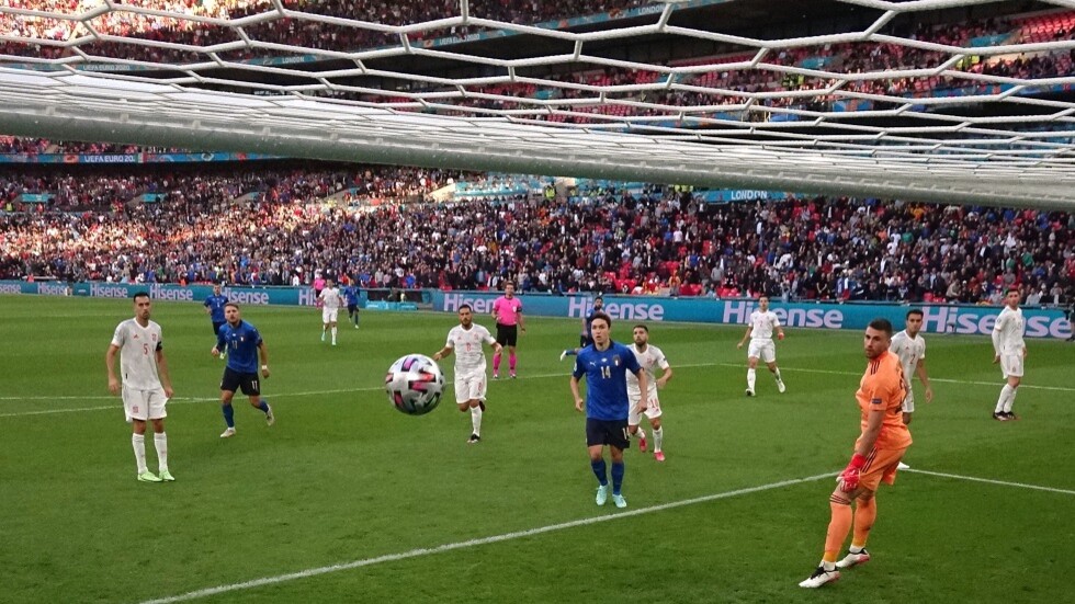 الإيطالي فيديريكو كييزا يحطم رقم والده بعد 25 سنة.. فيديو