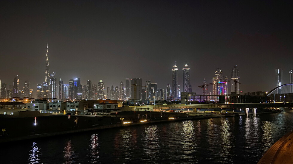 الإمارات.. انفجار عنيف في ميناء جبل علي بدبي