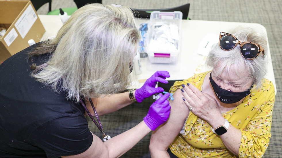 أم لـ4 أطفال تفوز بمليون دولار في يانصيب لقاح كورونا في كولورادو الأمريكية