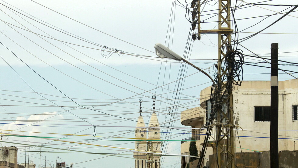 لبنان.. جميع معامل مؤسسة الكهرباء أصبحت خارج الخدمة