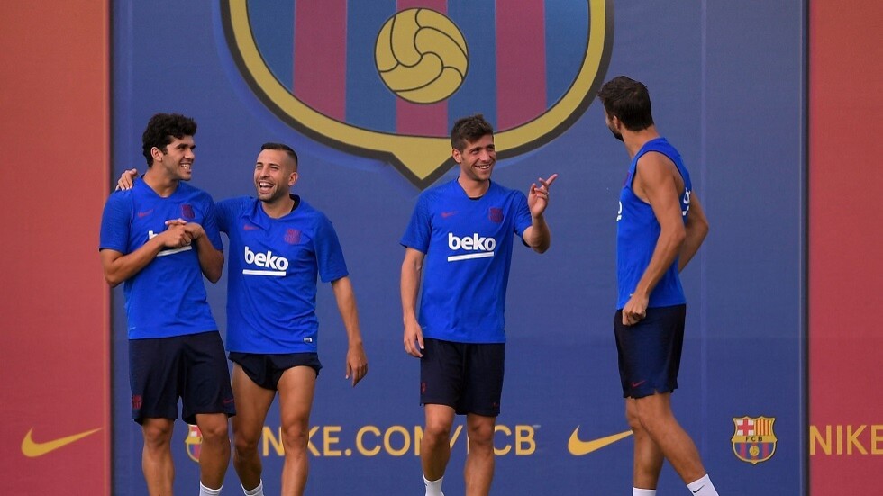 رسميا.. برشلونة يضحي بخامس لاعب من أجل ميسي