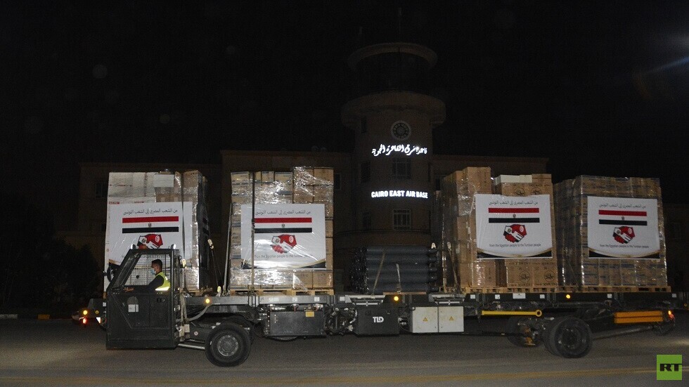 بتوجيهات من السيسي.. مصر ترسل مساعدات طبية إلى تونس (صور)