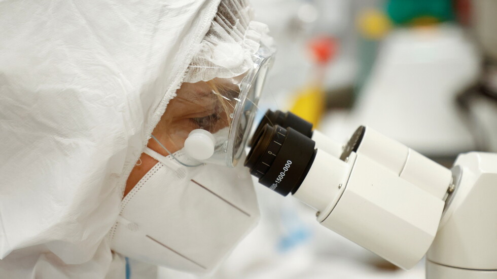 الكشف عن أسباب تواتر موجات وباء كورونا وتحوراته