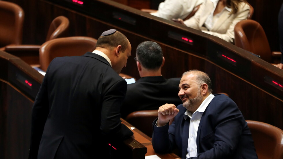 "القائمة العربية الموحدة" تعلق التنسيق مع حكومة بينيت وتحرمها من الأغلبية في الكنيست
