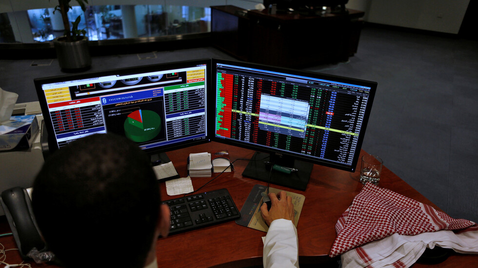 بورصة السعودية تغلق على انخفاض والإماراتية على ارتفاع