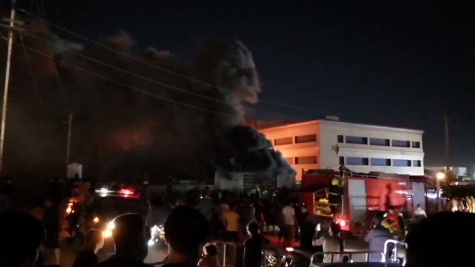 بالفيديو.. عشرات الضحايا بحريق في مركز لمصابي كورونا بجنوب العراق