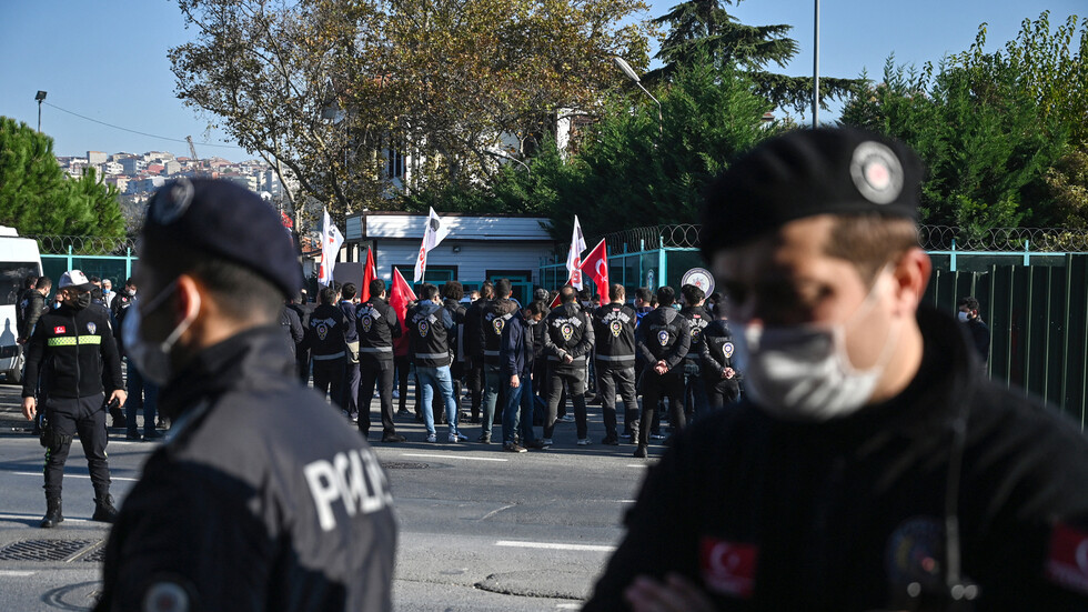 تدنيس كنيسة أرمنية في اسطنبول.. وأردوغان يتحدث عن ذلك