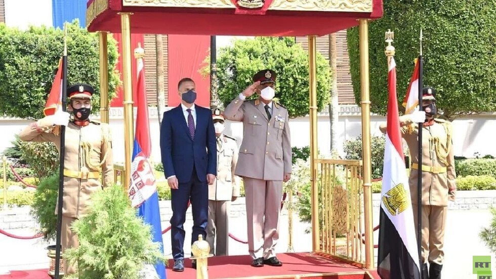 توقيع بروتوكول تعاون عسكري بين مصر وصربيا