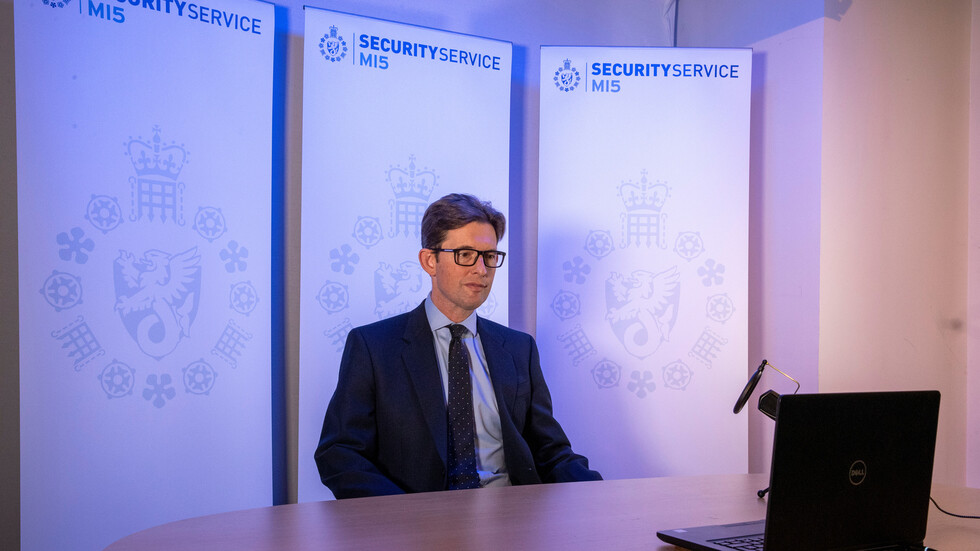 الأمن الداخلي البريطاني يحث على التعامل مع "خطر التجسس" من روسيا والصين