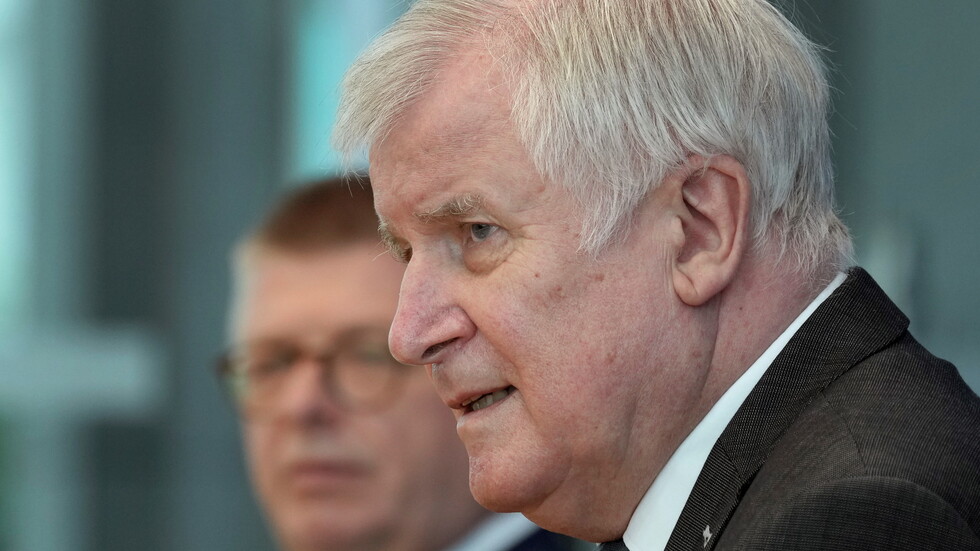 وزير الداخلية الألماني يهاجم قناة RT