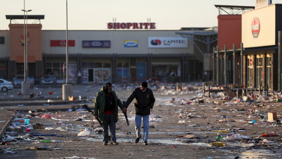 اعتقال 1754 شخصا في أوسع اضطرابات تضرب جنوب إفريقيا منذ سنوات