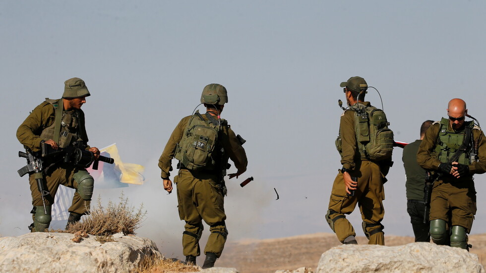 الجيش الإسرائيلي يعتقل نحو 40 طالبا فلسطينيا في جامعة بيرزيت في الضفة الغربية