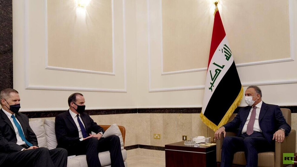 الكاظمي يناقش مع وفد أمريكي آليات انسحاب القوات المقاتلة من العراق