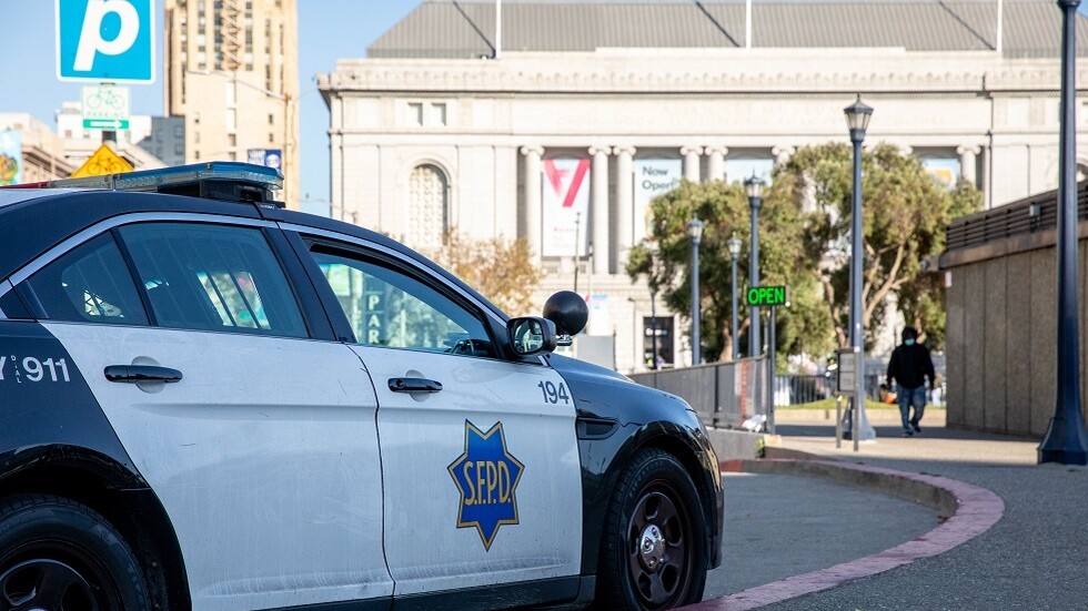 شرطي أمريكي يقتل رجلا يحمل مسدسا مزيفا في هوليوود