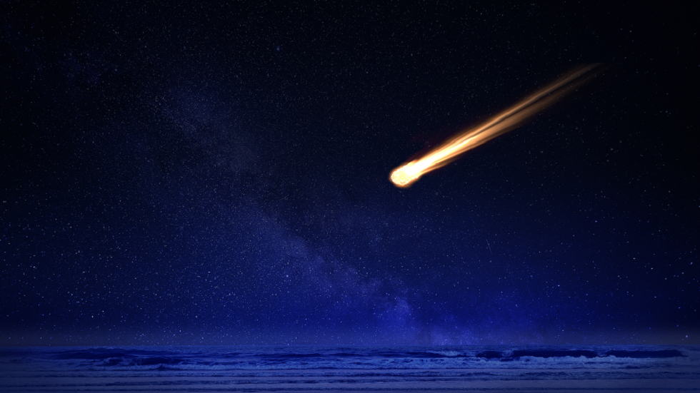 رصد أولى علامات انتشار الغاز والغبار على مذنب عملاق ربما يكون الأضخم في التاريخ!