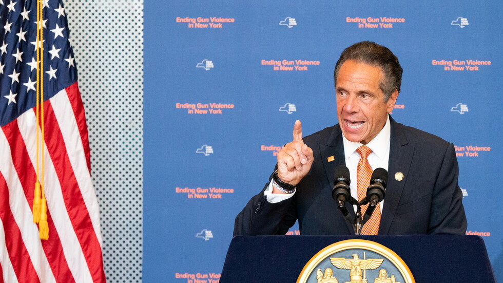 استجواب حاكم نيويورك بشأن ادعاءات بالتحرش الجنسي