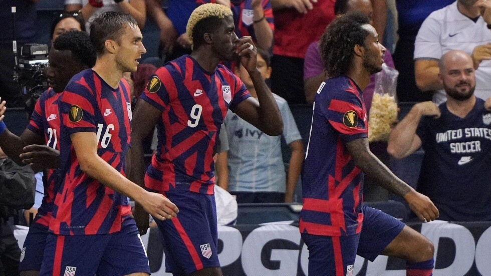 منتخبا الولايات المتحدة وكندا يتأهلان إلى ربع نهائي الكأس الذهبية (فيديو)