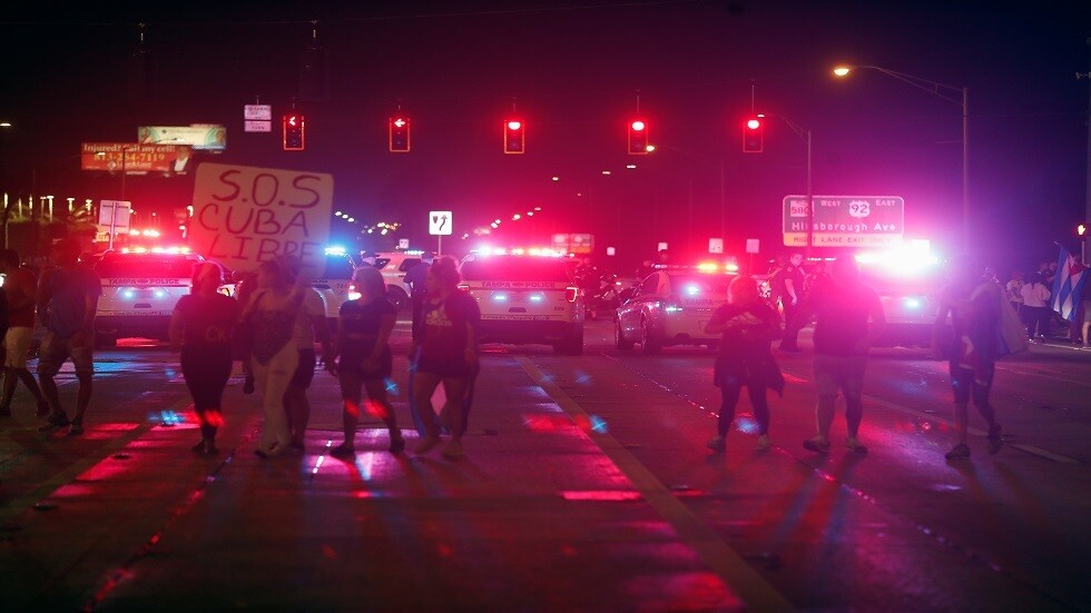 السلطات الأمريكية تحذر منظمي حملة قوارب متجهة إلى مياه كوبا