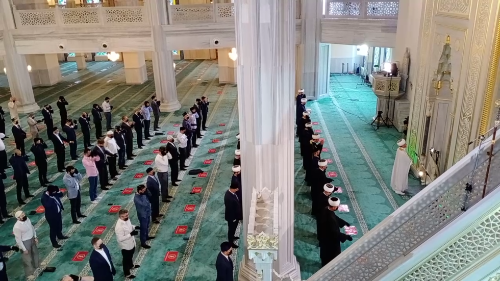 بوتين يهنئ مسلمي روسيا بعيد الأضحى