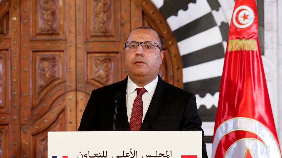 رئيس الوزراء التونسي يقيل وزير الصحة