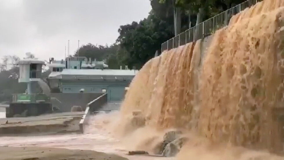 الجيش الصيني يحذر من انهيار أحد السدود على خلفية أمطار غير مسبوقة