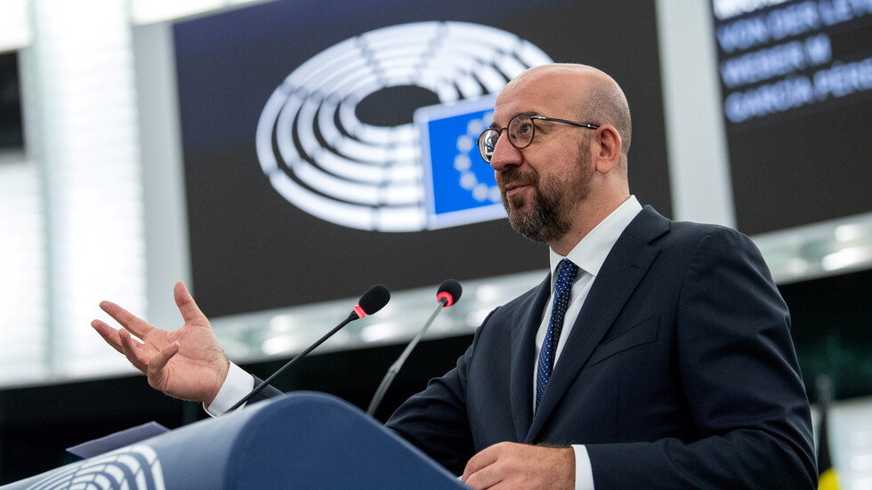 ميشيل يطالب الكاظمي بموقف حازم من المهاجرين العراقيين في ليتوانيا