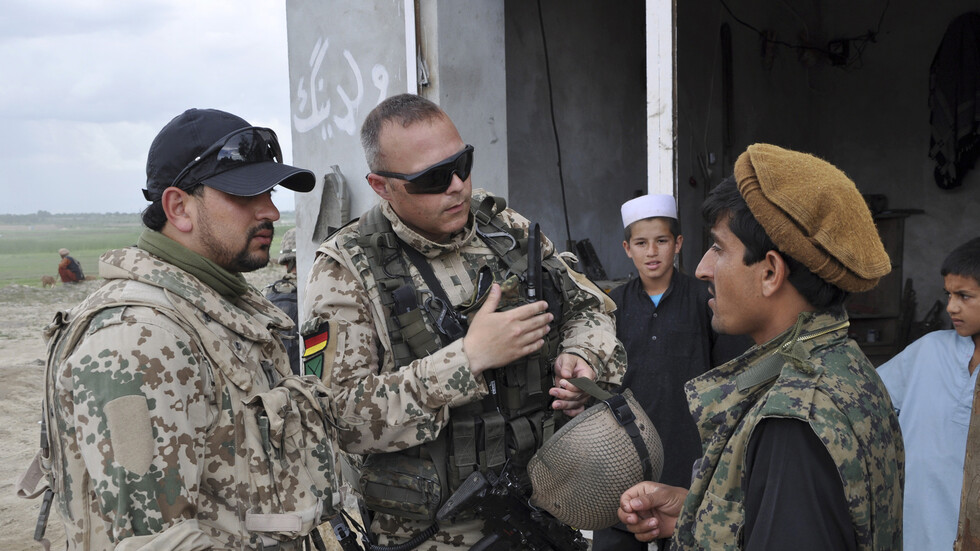 واشنطن تدق باب قطر والكويت لإيواء مترجمين تعاونوا معها في أفغانستان