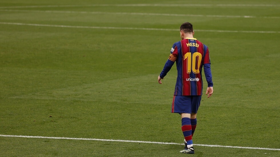 نجوم برشلونة يرفضون مقترح إدارتهم التوقيع مع ميسي