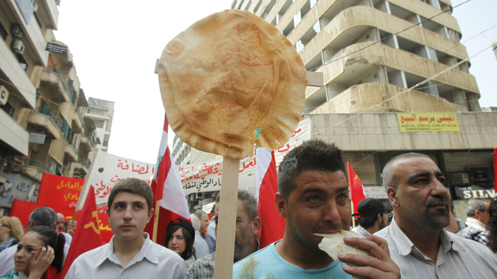 لبنان.. تحذير من أزمة رغيف بسبب فقدان المازوت