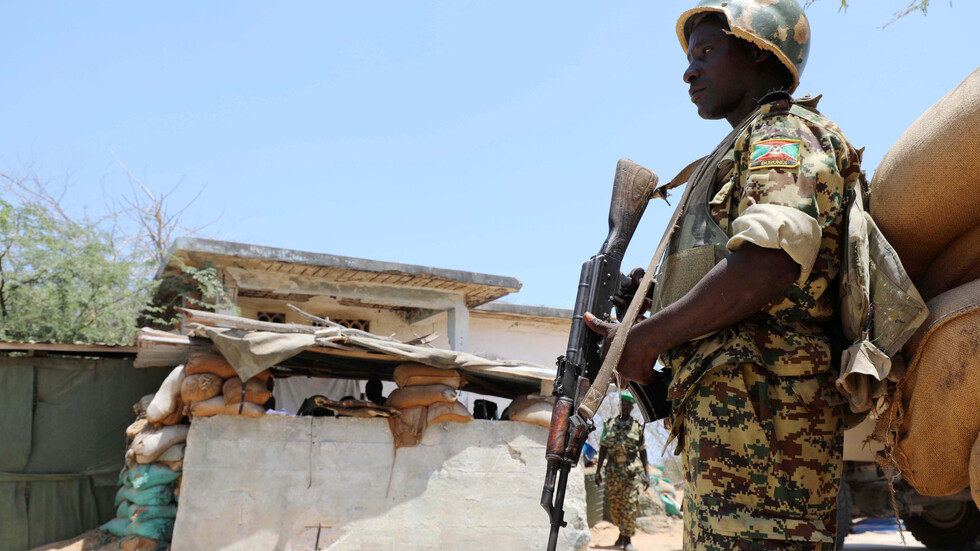 سقوط طائرة إثيوبية في مطار صومالي