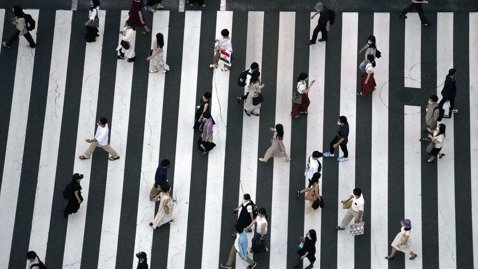 اليابان تطلب كميات إضافية من لقاح "فايزر" ضد كورونا