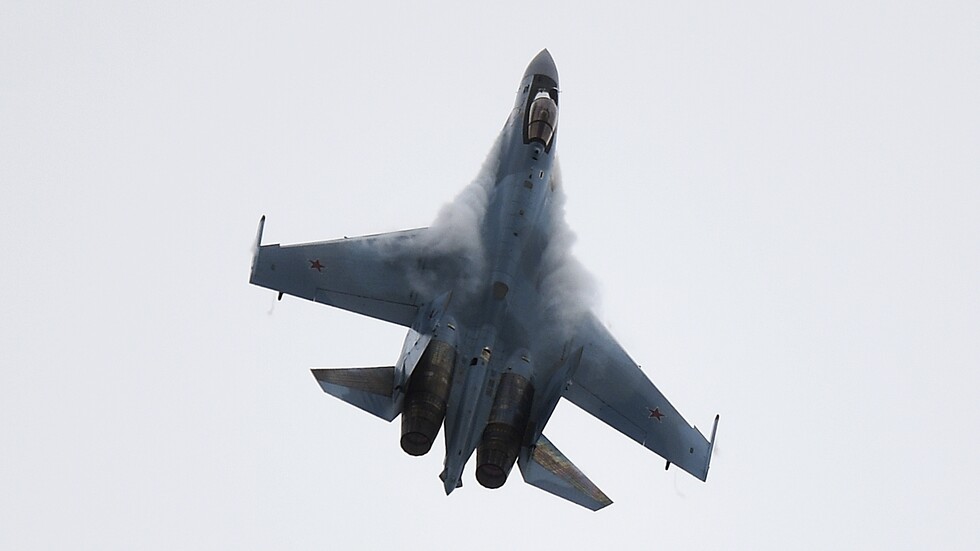 هل هاجمت "سوخوي - 35" مقاتلات "رافال" في مصر؟.. خبير يكشف التفاصيل والحقيقة الكاملة لـRT