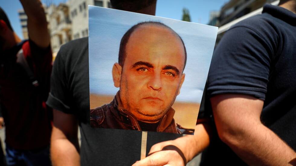 السلطة الفلسطينية تعتذر عن قتل الناشط نزار بنات