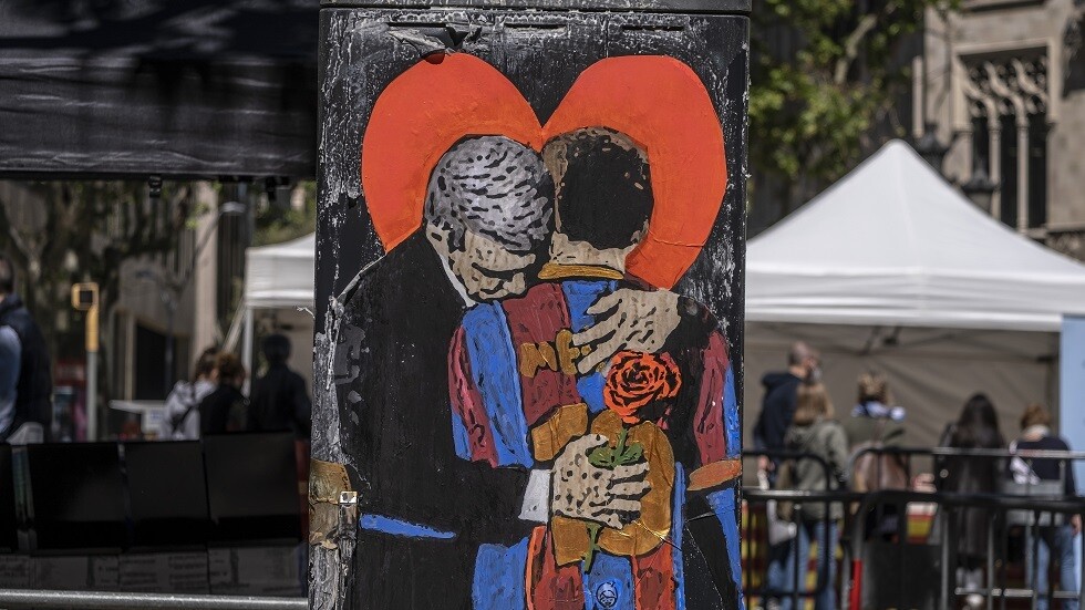 رئيس برشلونة يكشف آخر تطورات مفاوضات تجديد عقد ميسي