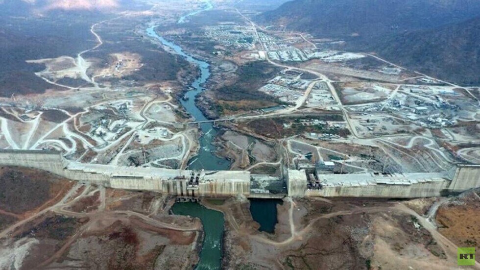 خبير: صور من الأقمار الصناعية تكشف سرا في سد النهضة رغم إعلان الملء الثاني