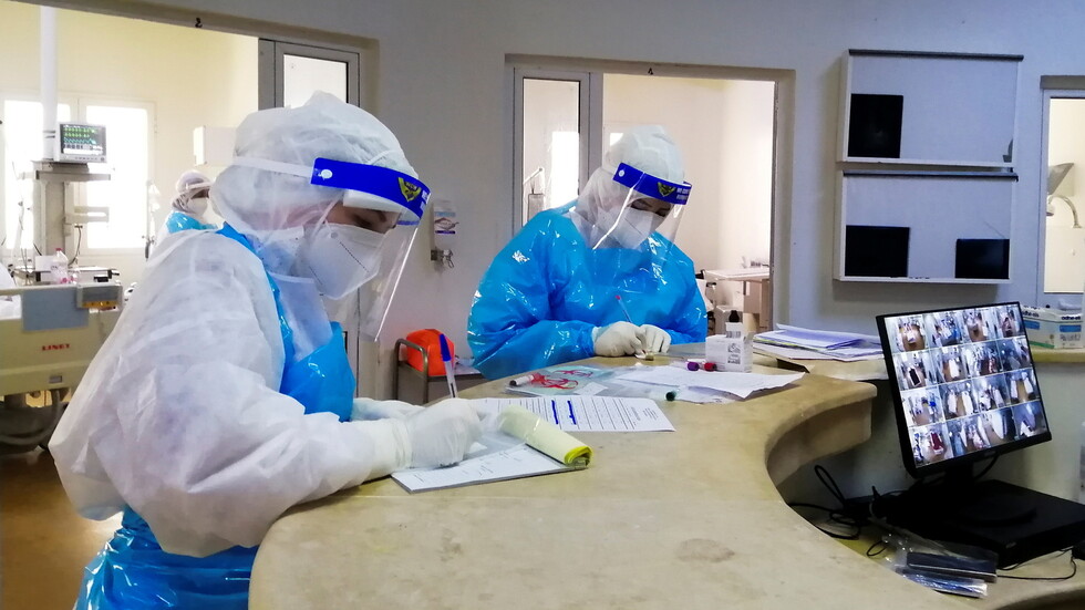 كورونا في تونس يحصد أرواح المئات في يوم واحد