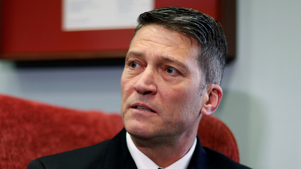 طبيب البيت الأبيض السابق يتوقع استقالة بايدن بسبب 