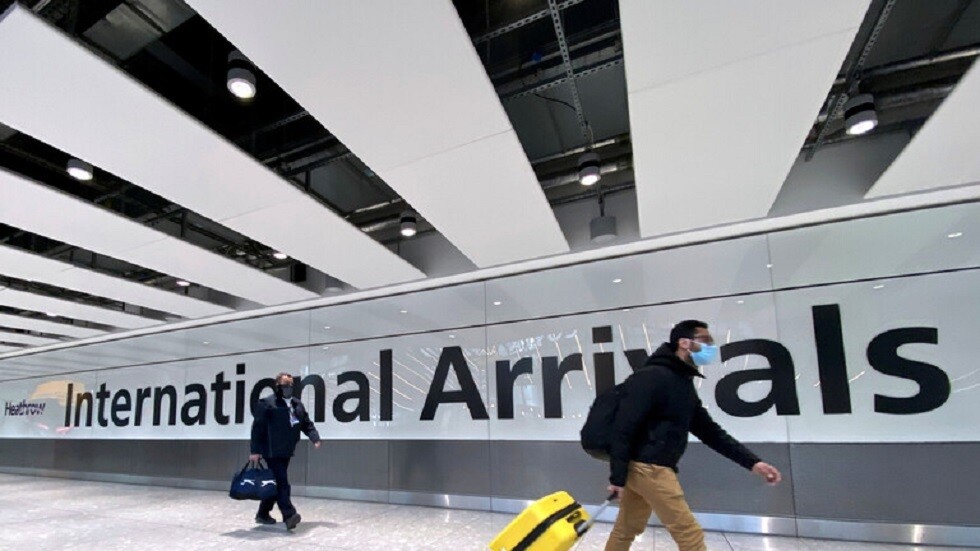 بريطانيا.. مطالبات بتخفيف قيود السفر لتلافي مزيد من الخسائر