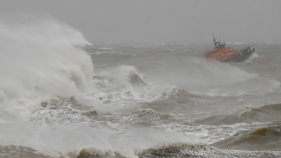 إنقاذ 88 مهاجرا في فرنسا أثناء محاولتهم عبور المانش